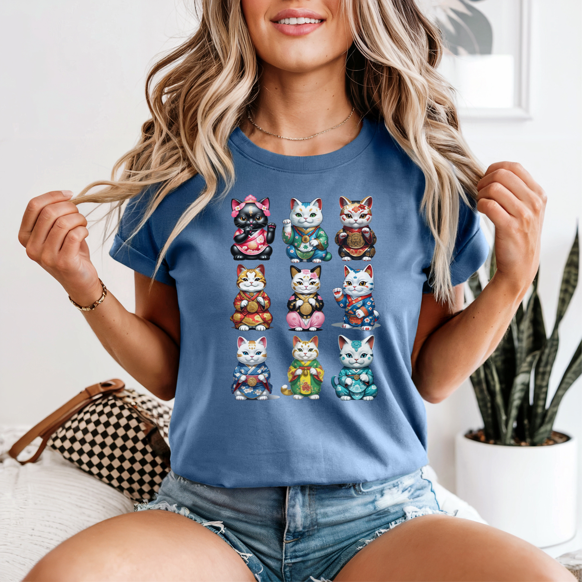 Maneki Neko Lucky Cat T-Shirt | Cute Collectible Cat Gift