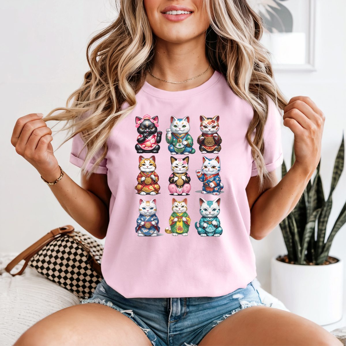 Maneki Neko Lucky Cat T-Shirt | Cute Collectible Cat Gift