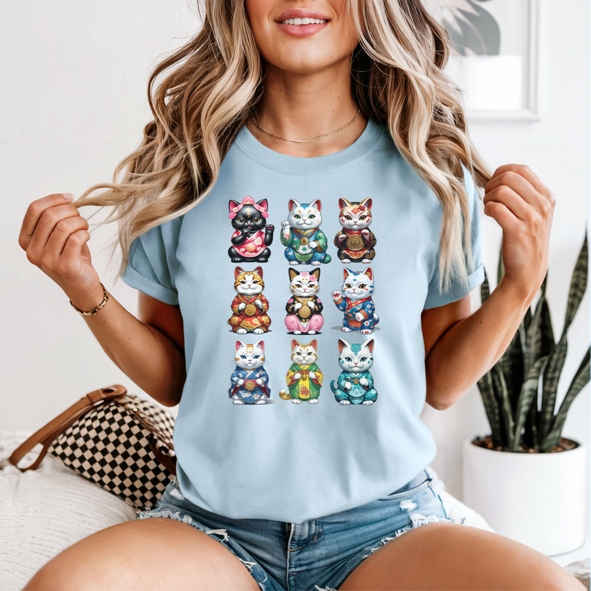 Maneki Neko Lucky Cat T-Shirt | Cute Collectible Cat Gift