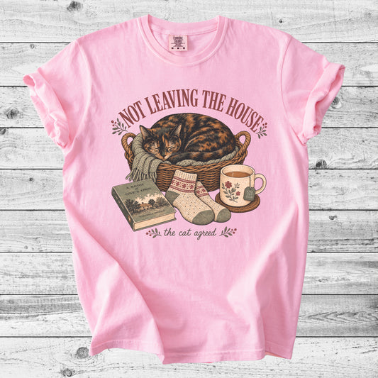 Not Leaving The House Cat T-Shirt | Introvert Cat Mom Gift